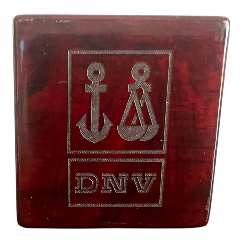 DNV Det Norske Veritas Navigation Compass With Engraved Wooden Box & Hinged Lid - Picture 2 of 6